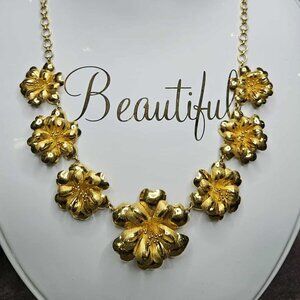 Radiant 22k Yellow Gold Flower Necklace